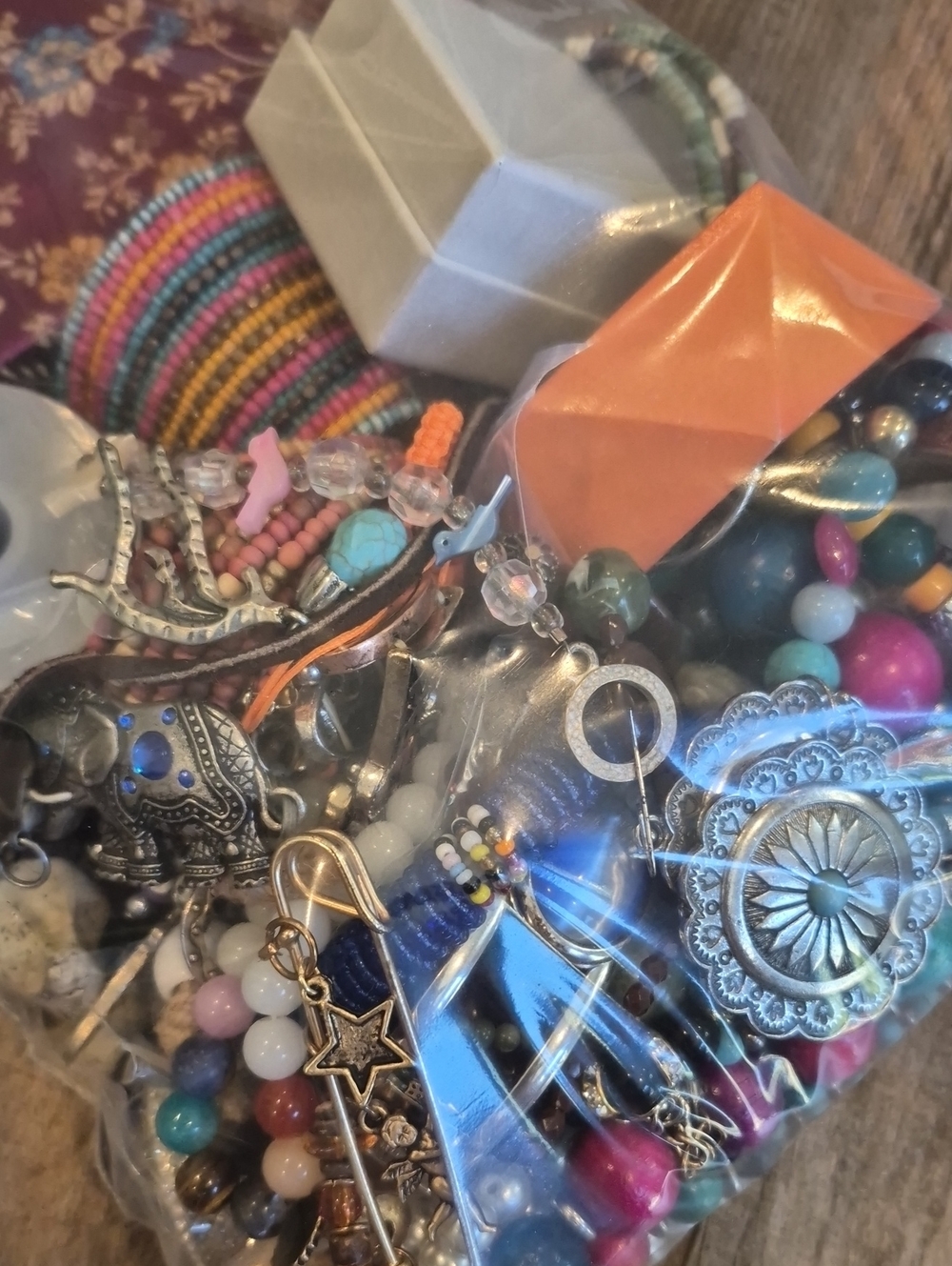 Boho Craft Jewelry & Wearable Jewelry Mix, 2 Pounds 11.5 Ounces - Picture 4 of 9